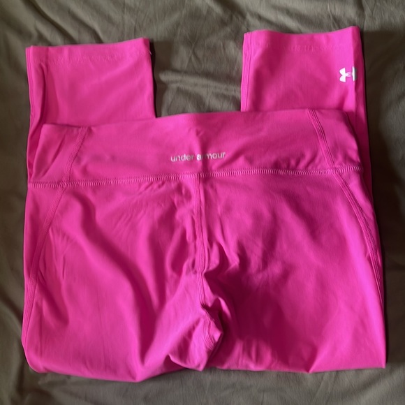 Under Armour Capri leggings. Size M. - Picture 2 of 2